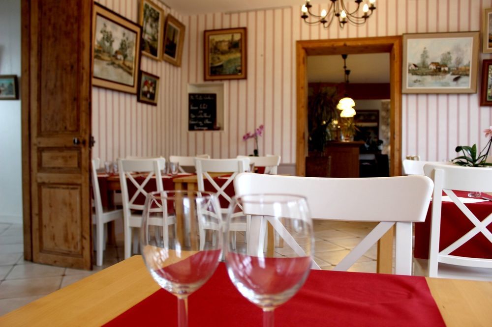 Hotel Les Aubepines Illiers-Combray Zewnętrze zdjęcie